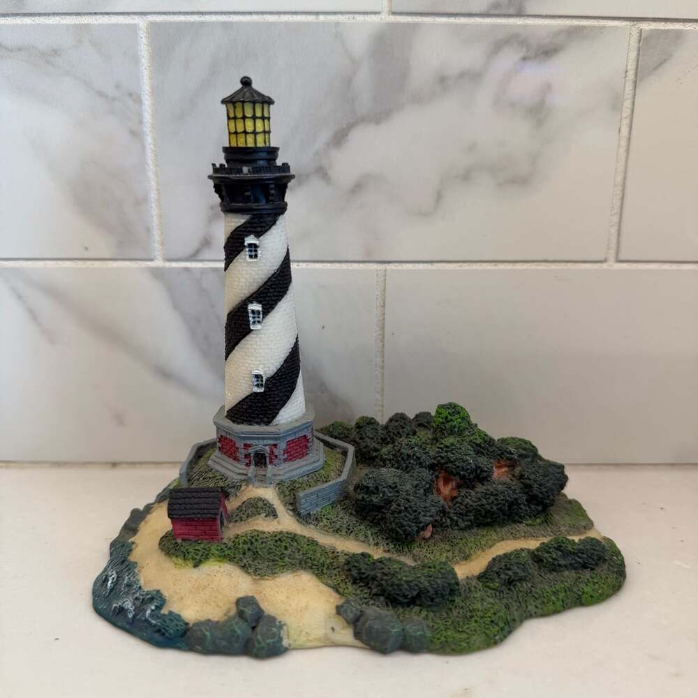 Young's American Heritage Lighthouse Figurine - Cape Hatteras, NC ~5”